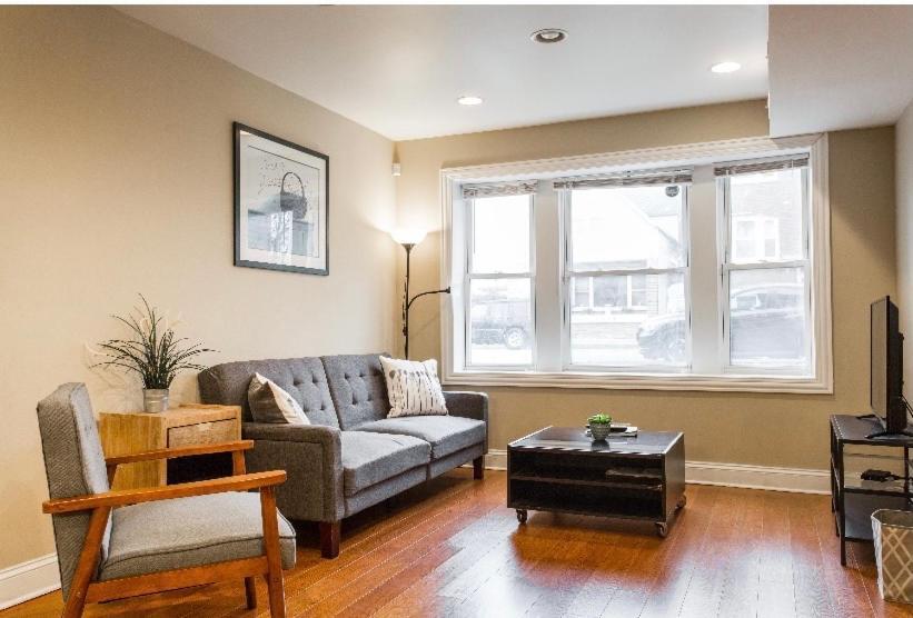 Entire Modern 2 Bedroom Apartment Chicago Exterior photo